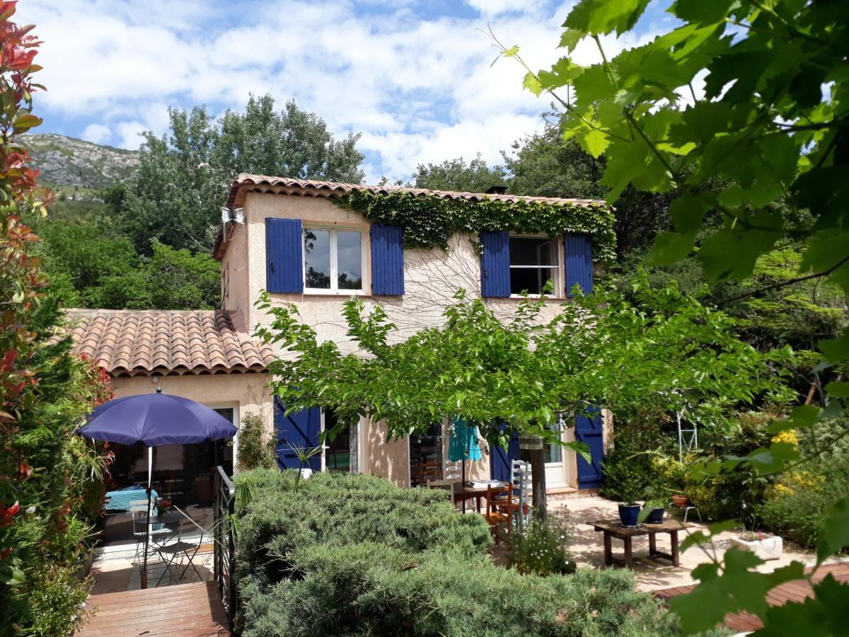 Hotel Patin Couffin Puyloubier Exterior foto